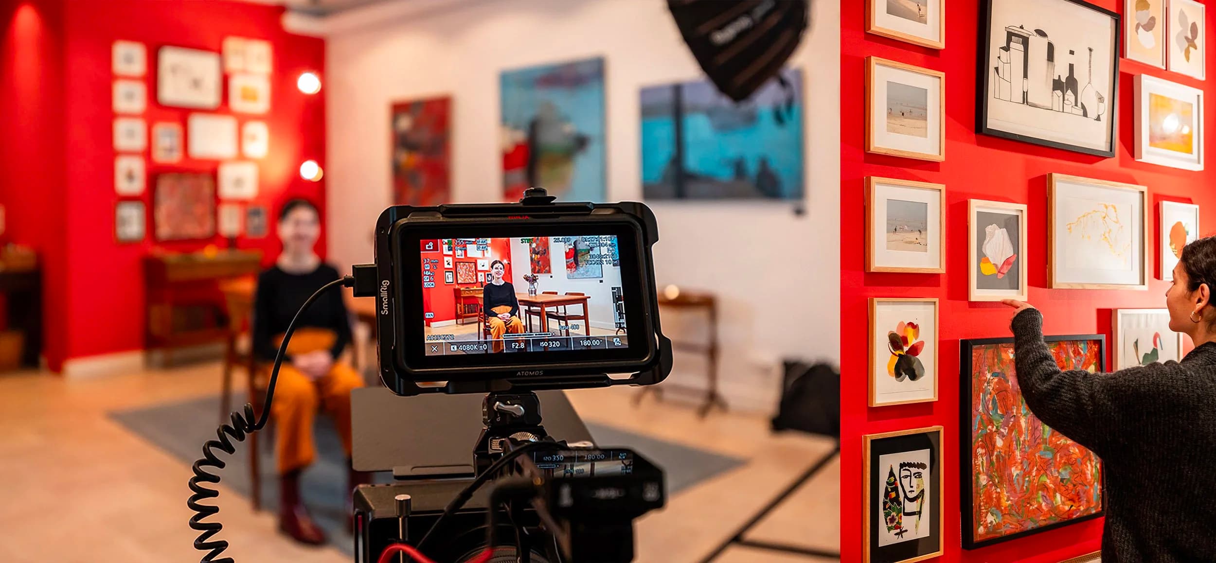 Tournage autour du travail artistique de Lola Mathé dans un espace d’exposition contemporain